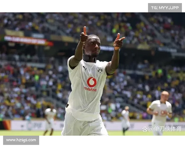 德甲封顶战激战正酣 谁将捧起本赛季最终冠军奖杯 德甲封顶战激战正酣 谁将捧起本赛季最终冠军奖杯